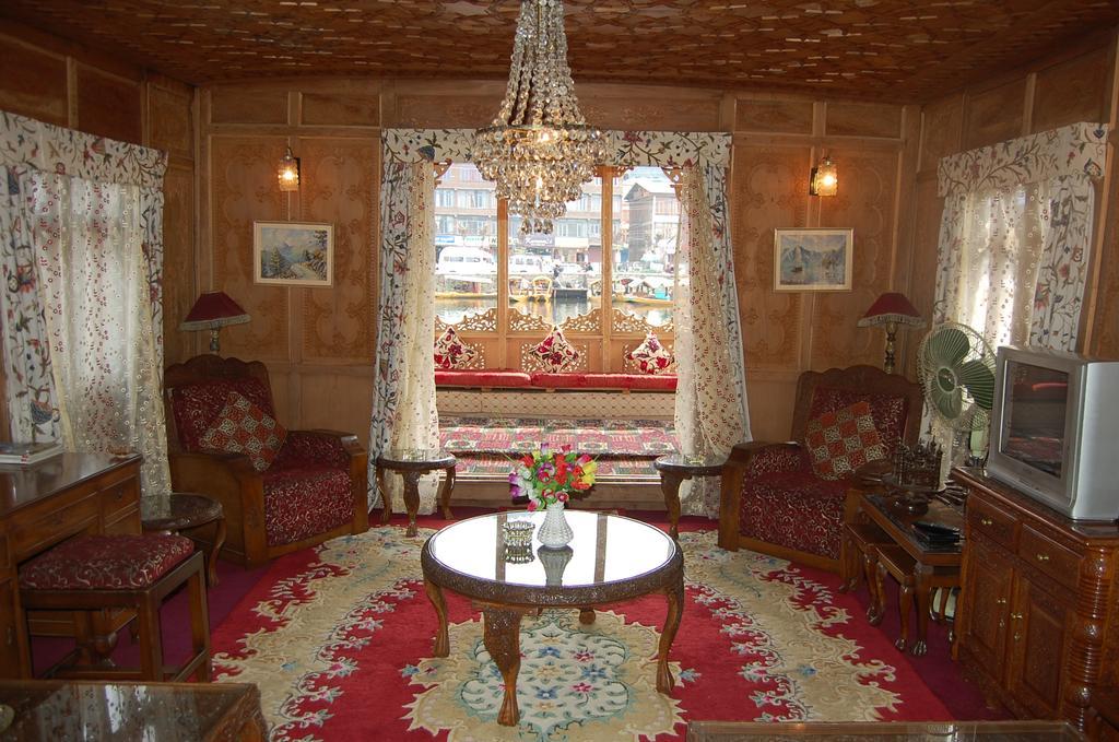 White House Group Of Houseboats Hotell Srīnagar Exteriör bild