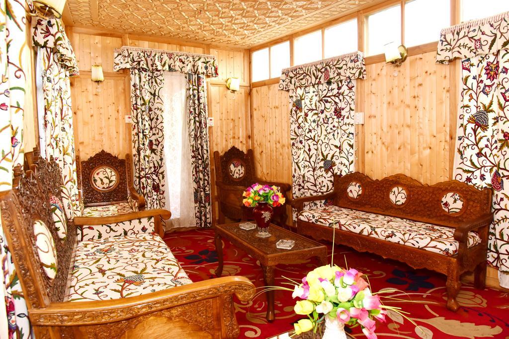 White House Group Of Houseboats Hotell Srīnagar Exteriör bild