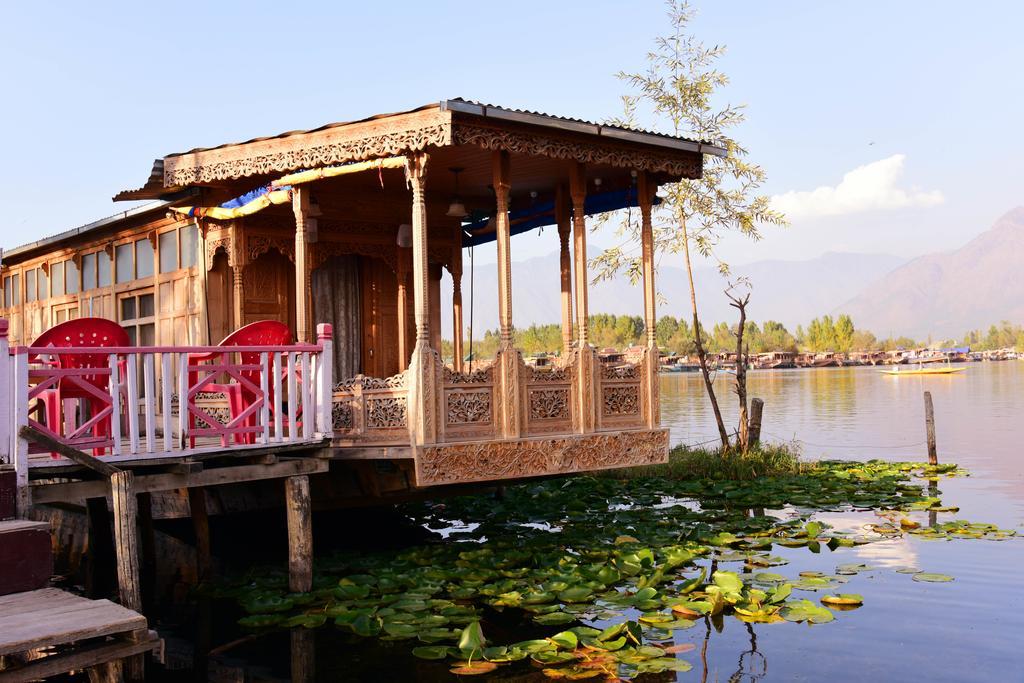 White House Group Of Houseboats Hotell Srīnagar Exteriör bild