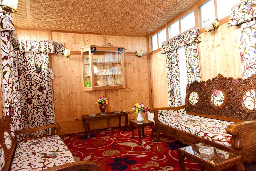 White House Group Of Houseboats Hotell Srīnagar Exteriör bild